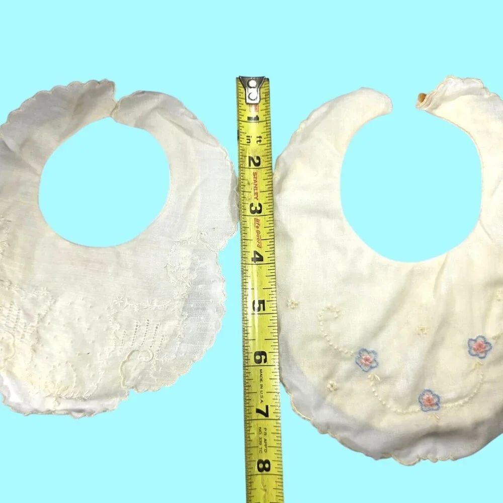 Vtg Baby Bibs Embroidered Floral Scalloped Edges Set Of 2 infants grannycore